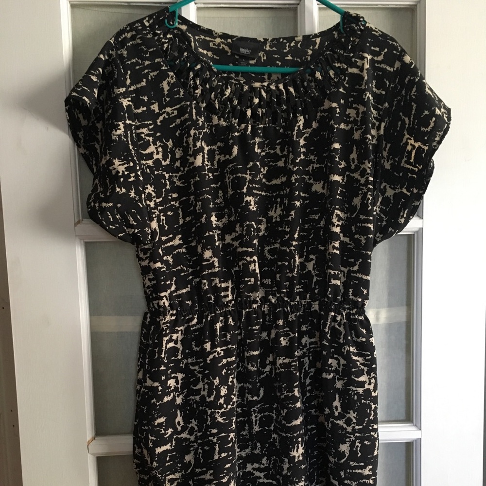 Cream and black dress with pockets